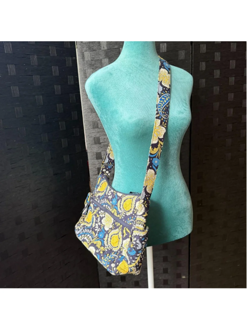 Vera Bradley Ellie Blue crossbody shoulder bag